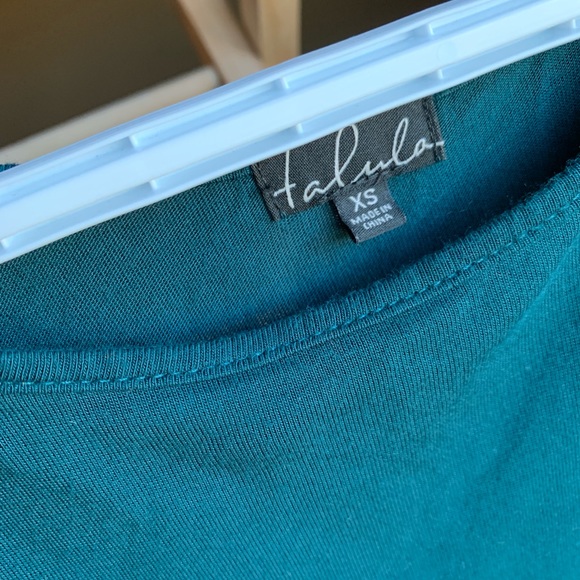 Shoulder-less green Talula shirt - Picture 2 of 2
